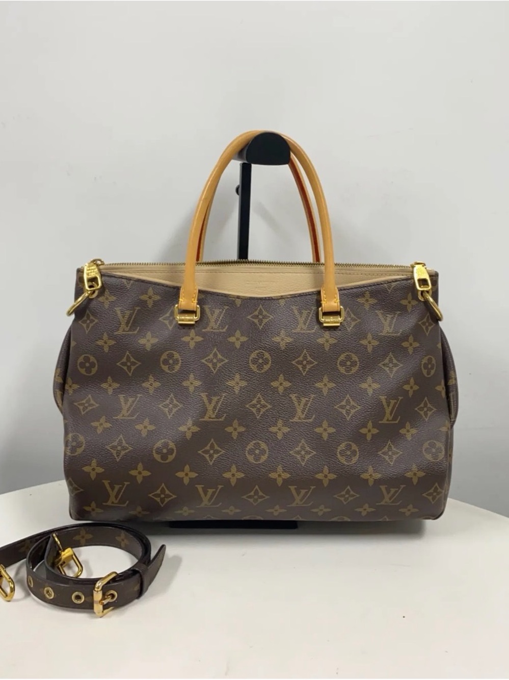 👜 Louis Vuitton Palace MM Monogram 👜 - Picture 14 of 14